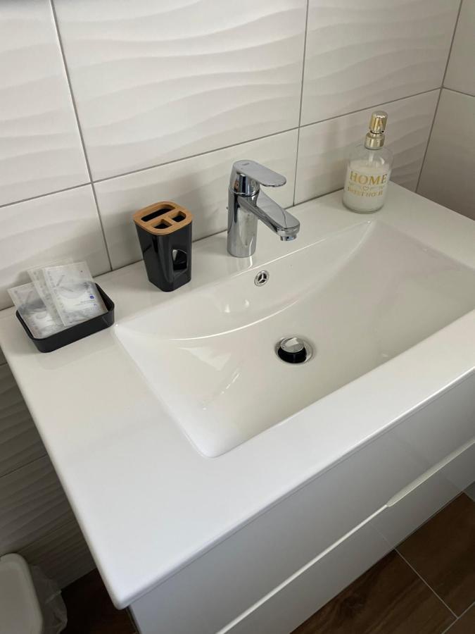 Ferienwohnung Dolcecasaleogiu Con Parcheggio Coperto Gratuito Vitinia Exterior foto